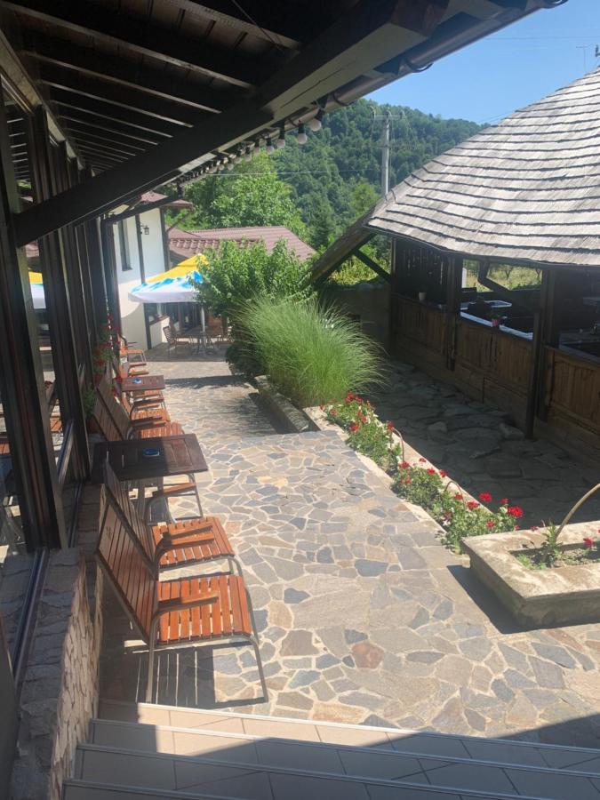 Hotel No Comment Rustic Curtea de Argeş Exterior foto
