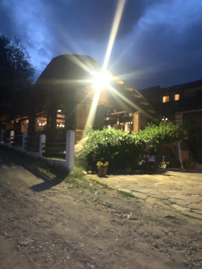 No Comment Rustic Curtea de Argeş Exterior foto